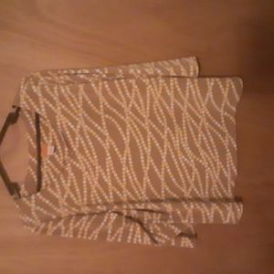 🌺 Ruby Rd. Tan and White Patterned Blouse